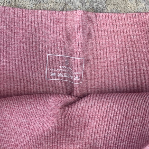 Blush seamless Work Out Yoga Set/ Activewear - Picture 12 of 15